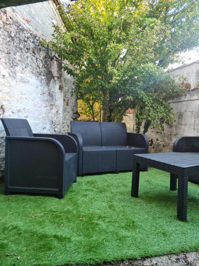 Logement Entier Situe A Taponnat Fleurignac. Bagian luar foto